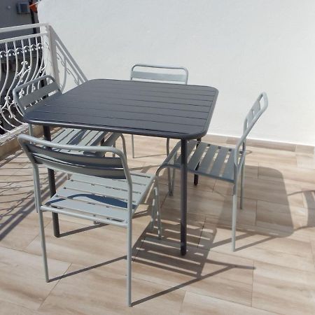 Petrovac Apartmani More מראה חיצוני תמונה