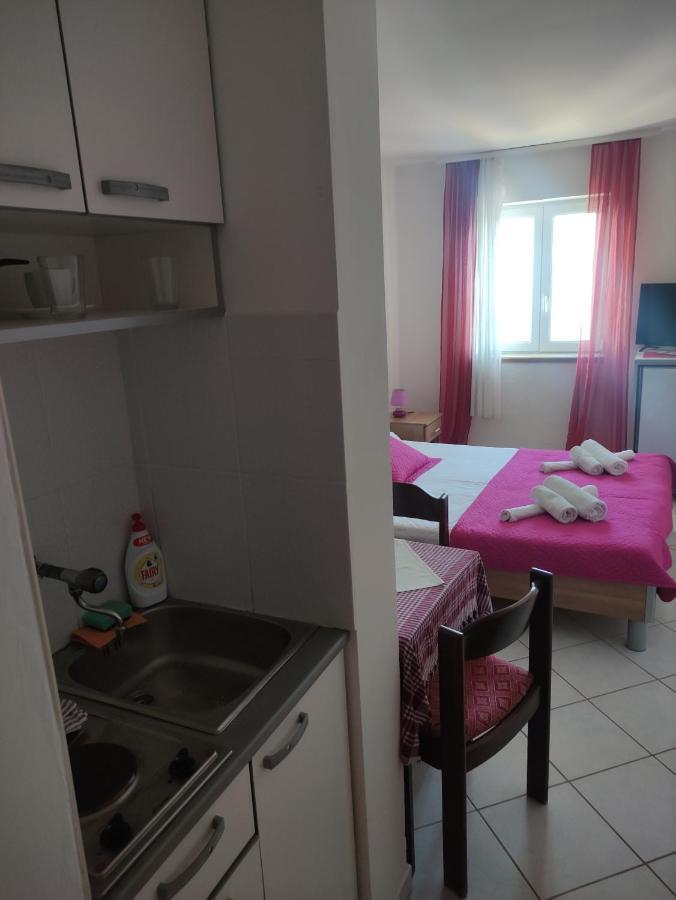 Petrovac Apartmani More מראה חיצוני תמונה